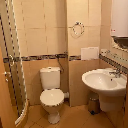 Central Plaza Apartment *